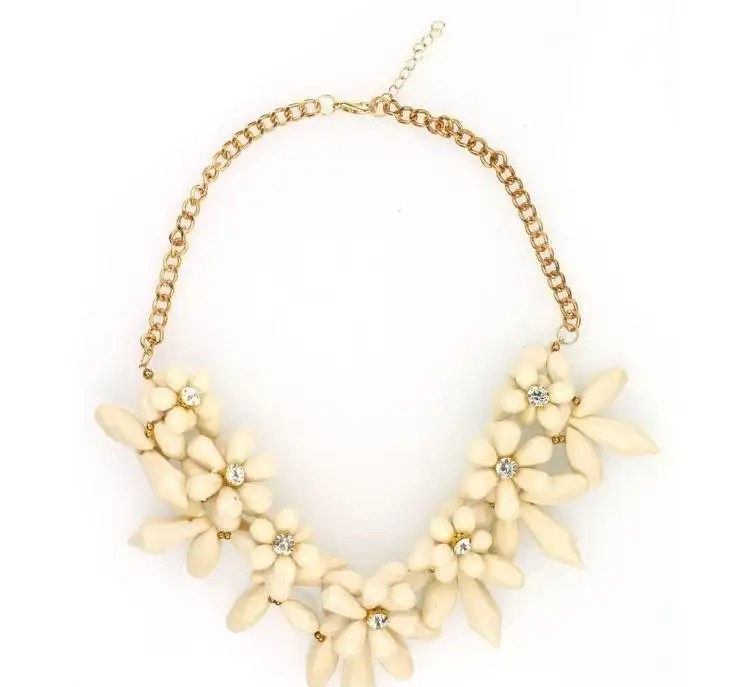 Flower necklace with crystals cream N214K
