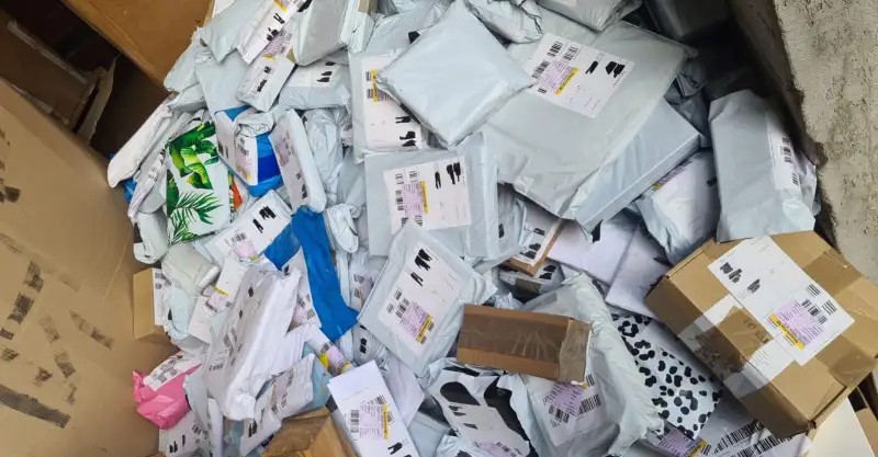 DHL Secret Packs - Unclaimed Packages - Small Packages - Vending Machines - Wholesale - Unopened - New Products - AMAZON