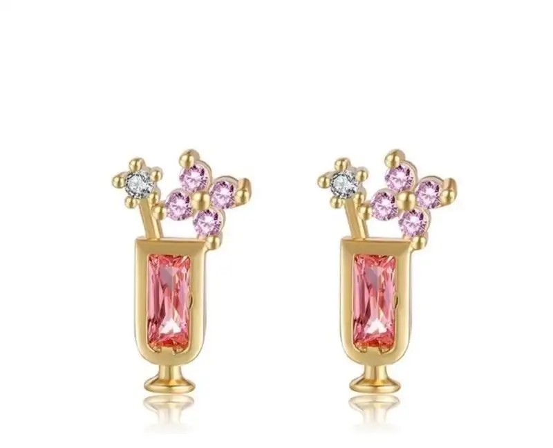 14k gold plated stainless steel stud earrings KST3208 Elegant and stylish earrings.
