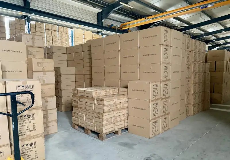 KITCHEN STORAGE LOT – WHOLESALER – 83,000 PIECES – PALLETS