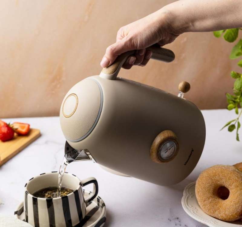 Electric kettle with thermometer. stainless steel. cream with wood. 1.7l. 1850 2200w. Klausberg. KB 9020