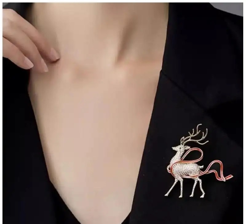 Elegant decorative brooch with zircons, deer BZ183 enchanting brooch showcases a graceful deer design