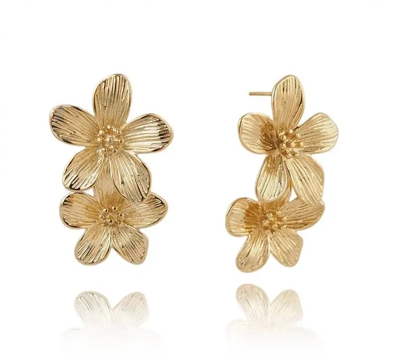14k gold plated stainless steel stud earrings KST3263 Elegant and stylish earrings.