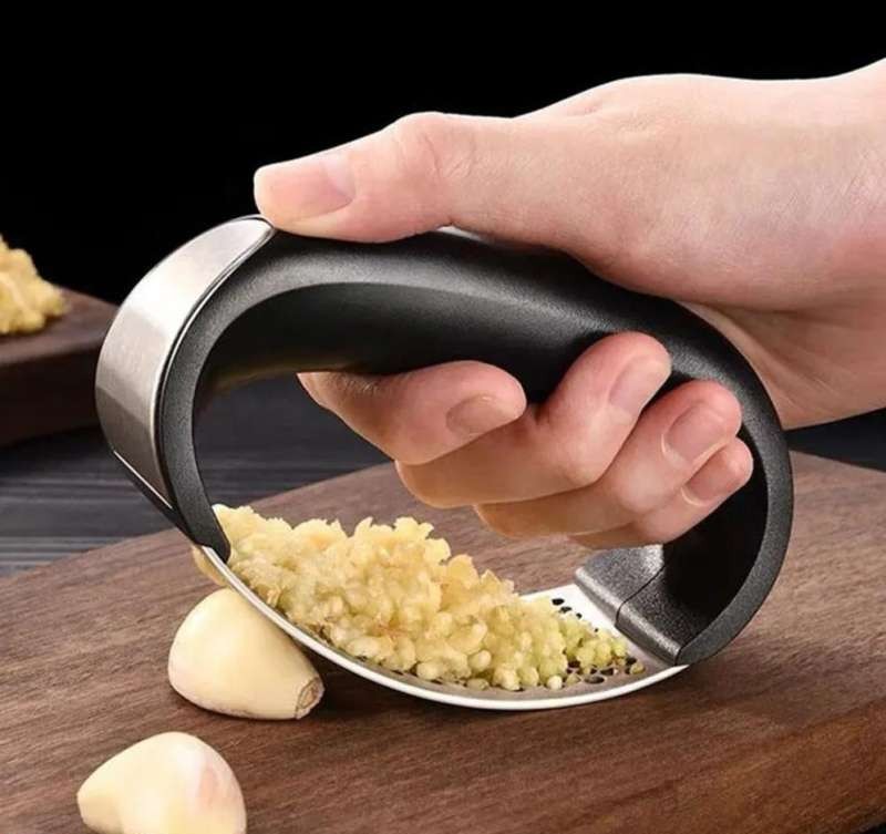 AG663C Garlic Presser